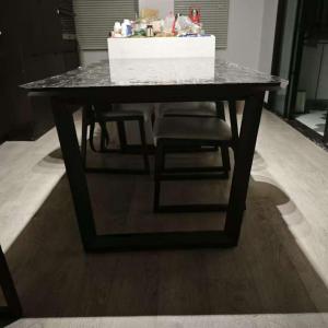 低價轉(zhuǎn)讓餐桌+4把餐椅
